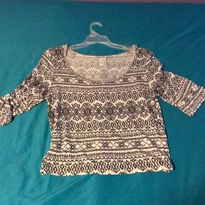 Slightly Loose Crop Fitted Top